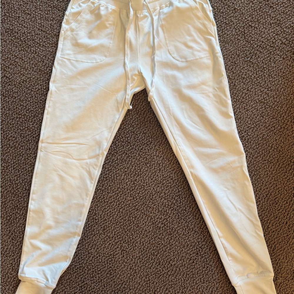 ZYIA Women’s Ivory Jogger Pants
